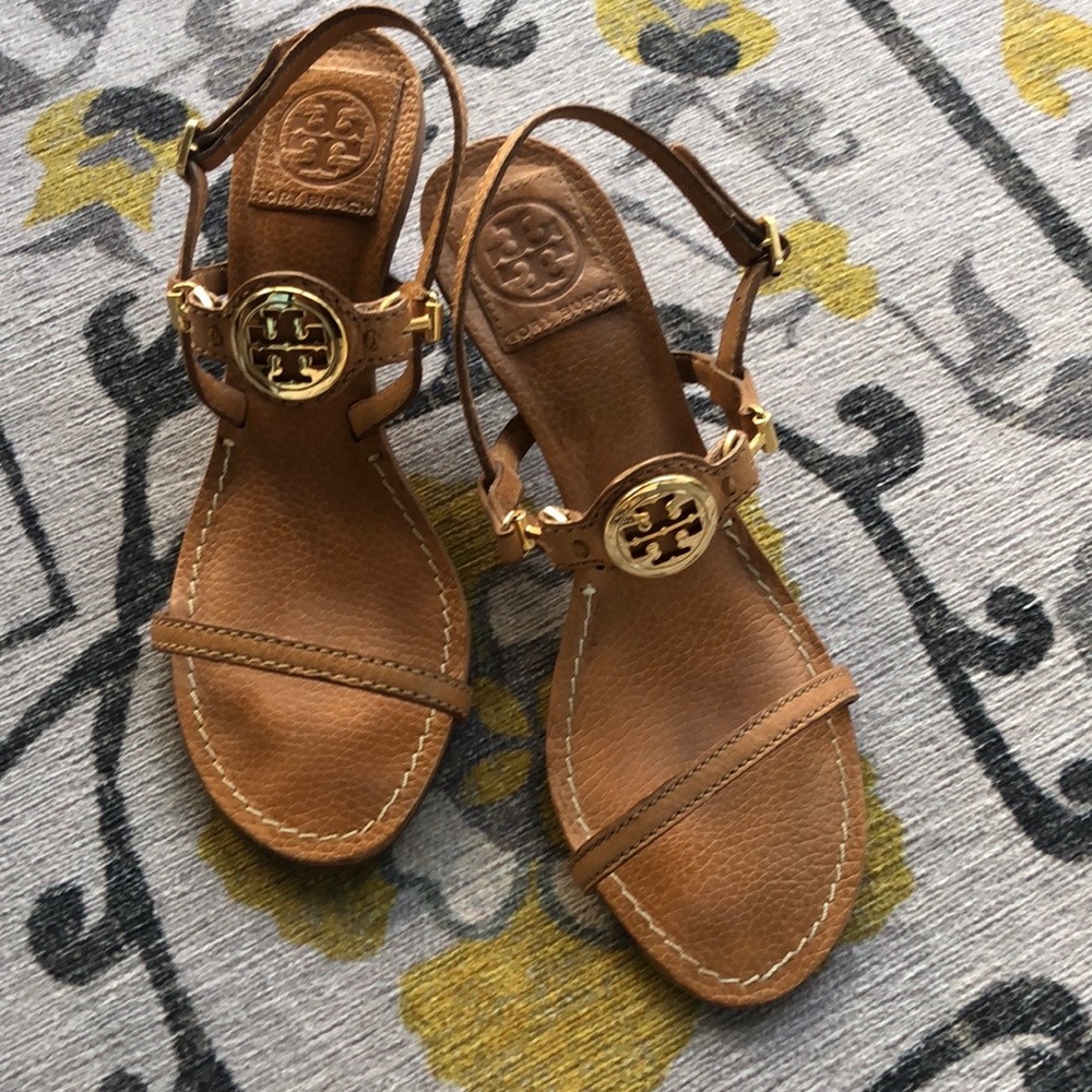 Tory Burch strappy heeled sandals. 6.5 M